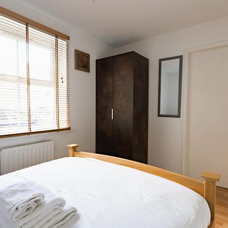 Hullidays Victora Dock- Refurbished 2024 Apartman Kingston upon Hull Kültér fotó