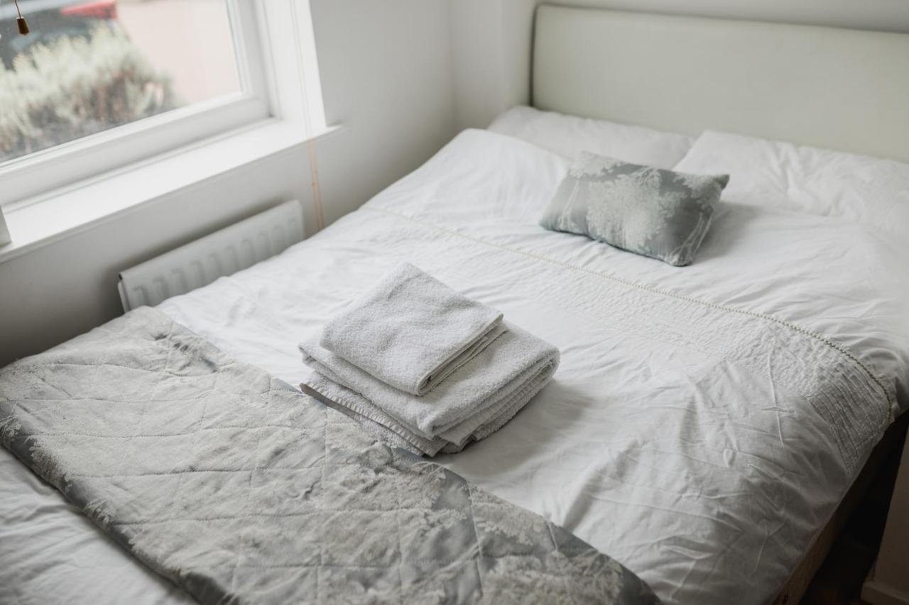 Hullidays Victora Dock- Refurbished 2024 Apartman Kingston upon Hull Kültér fotó