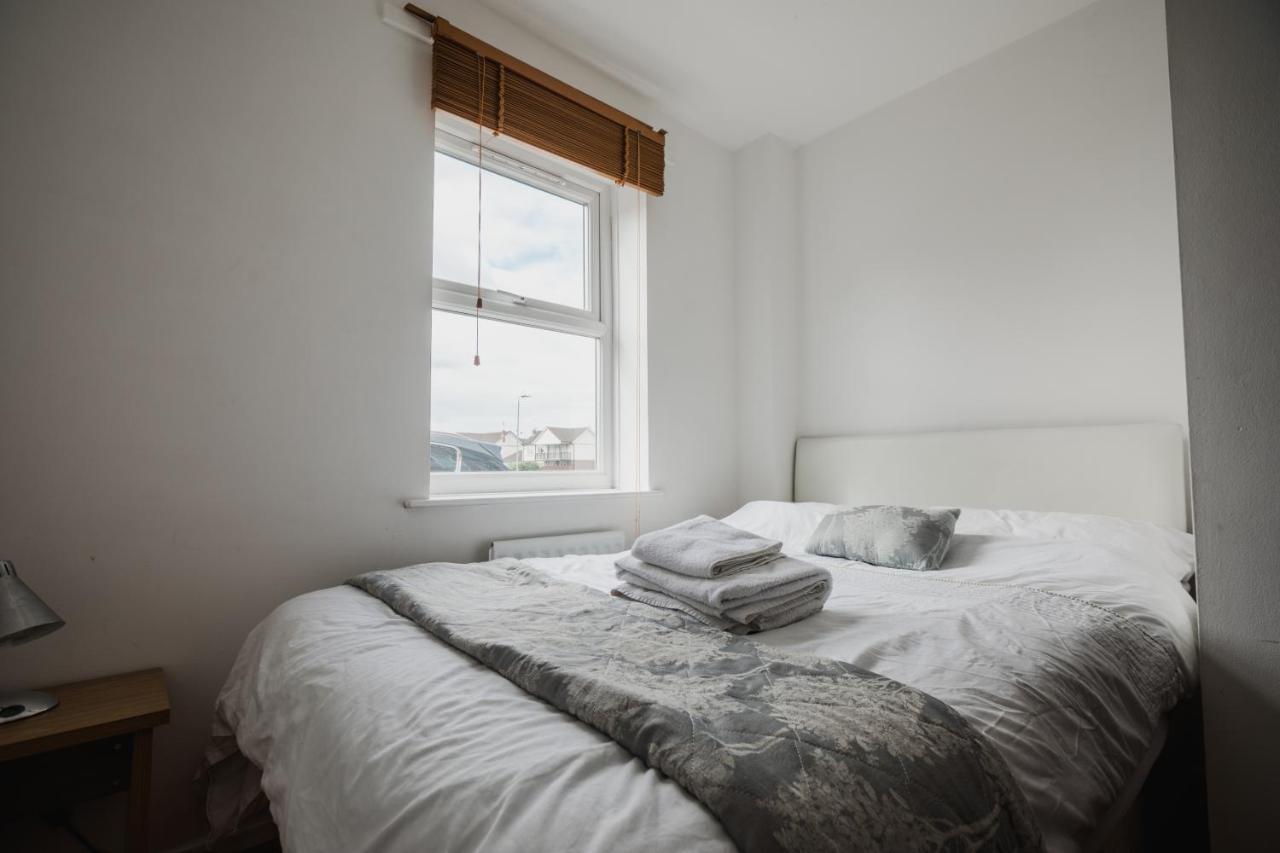 Hullidays Victora Dock- Refurbished 2024 Apartman Kingston upon Hull Kültér fotó