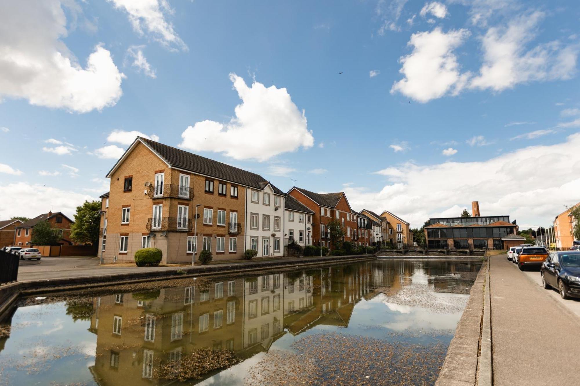 Hullidays Victora Dock- Refurbished 2024 Apartman Kingston upon Hull Kültér fotó